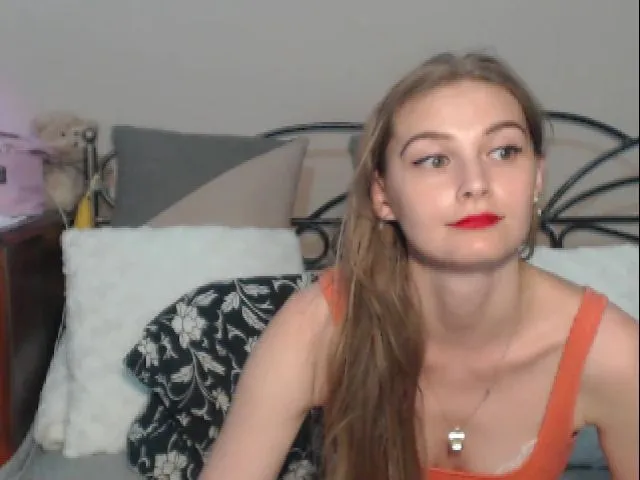 Live sex webcam photo for LarissaSexy25 #261562172