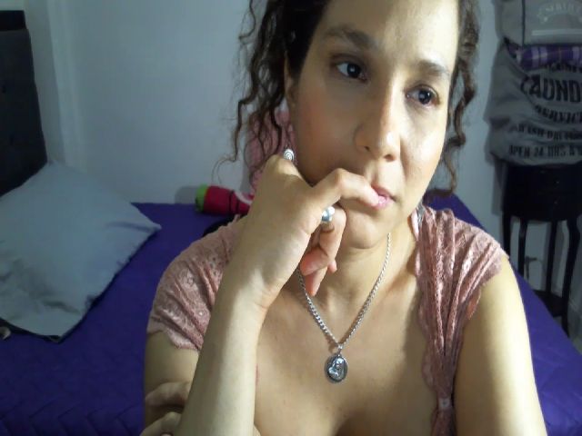 Live sex webcam photo for Sofiahenao #254615179