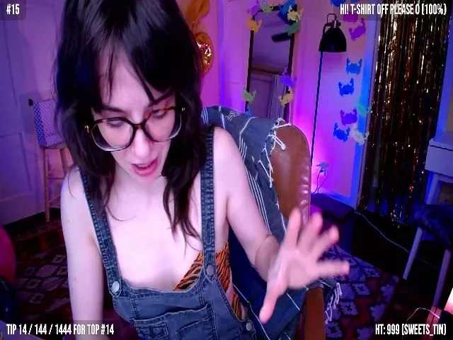 Live sex webcam photo for Yarrow #253679792