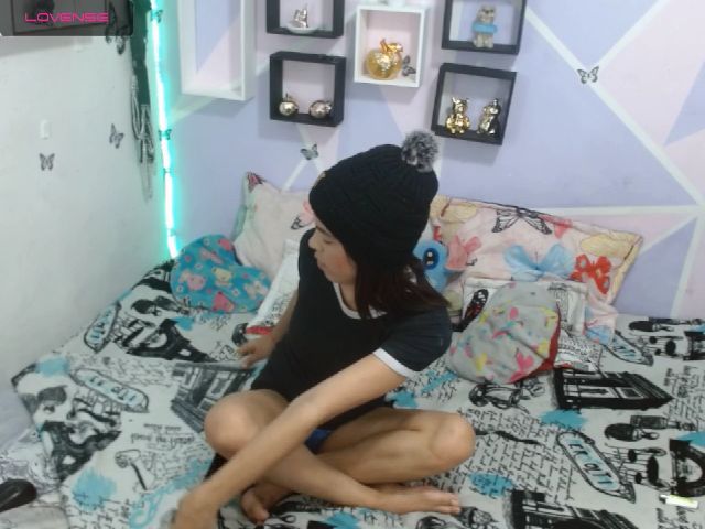 Live sex webcam photo for Emma_Bowis #255532415