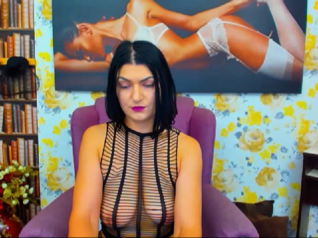 Live sex webcam photo for Miss_jolyn #253318704