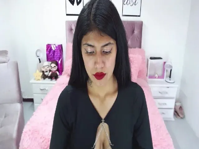 Live sex webcam photo for PeytonBrunett #262983795