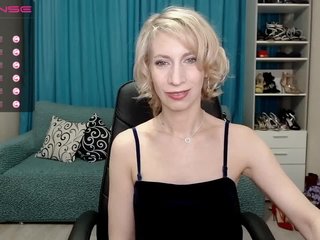 Live sex webcam photo for KirstenDesire #240657647