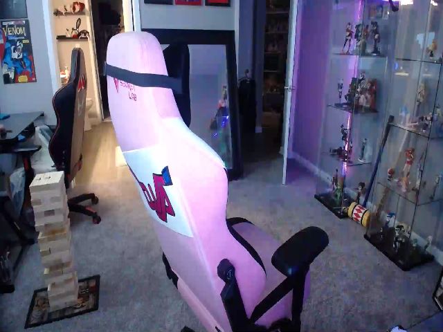 Live sex webcam photo for DarcyNycole #258083474