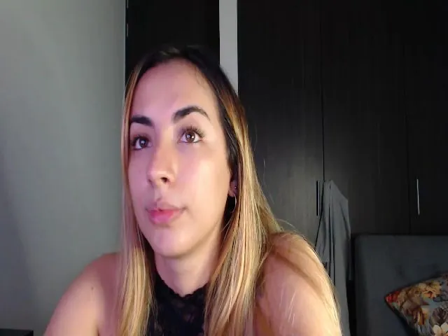 Live sex webcam photo for April_dew #254319614