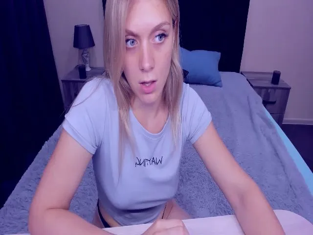 Live sex webcam photo for MeganKind #256198867