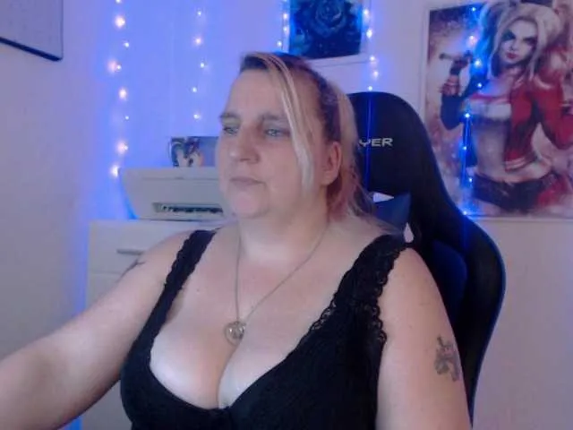 Live sex webcam photo for DrachenLady39 #241135700