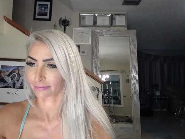 Live sex webcam photo for adrianna_fox #287953188