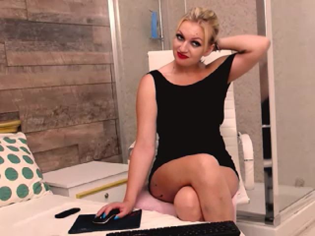 Live sex webcam photo for KimCherryXXX #254392039