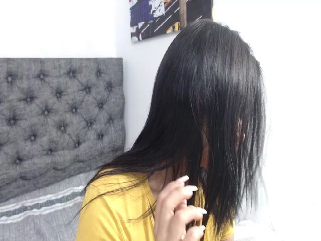 Live sex webcam photo for Andrea_greey #254690349