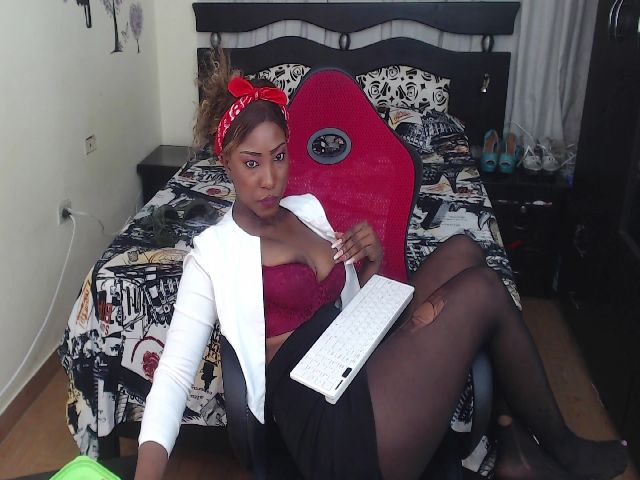 Live sex webcam photo for Tamara_stephs #254389770