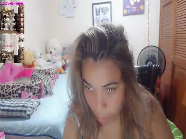 Live sex webcam photo for Meganhill_ #253569920