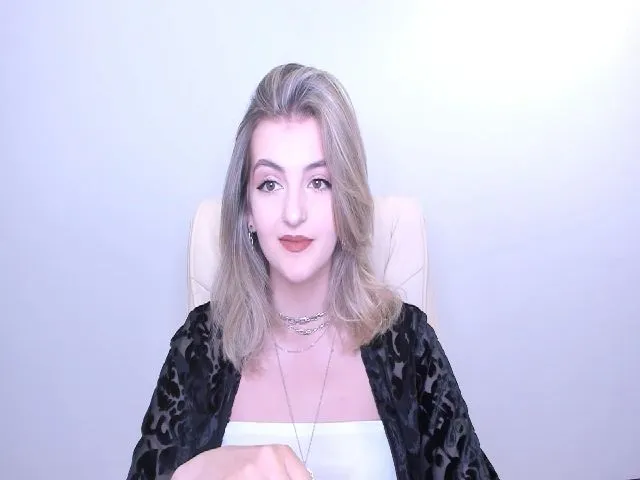 Live sex webcam photo for HelelGretta #252611602