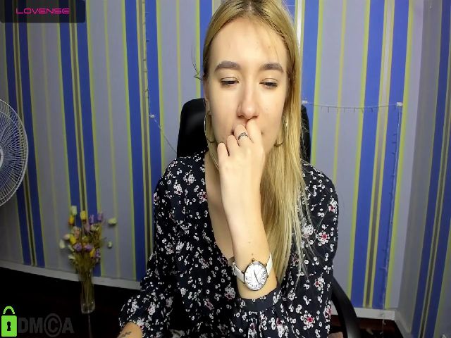 Live sex webcam photo for Michelle_Qvin #259917953