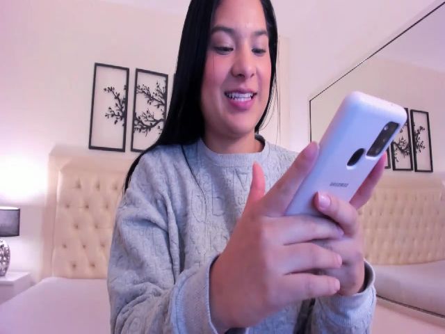 Live sex webcam photo for Mackenzie__20 #265068287