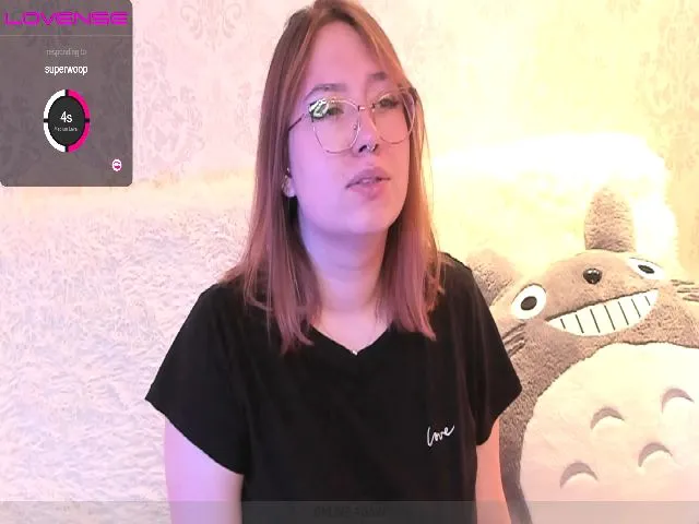 Live sex webcam photo for MoaningLisa_ #262538424