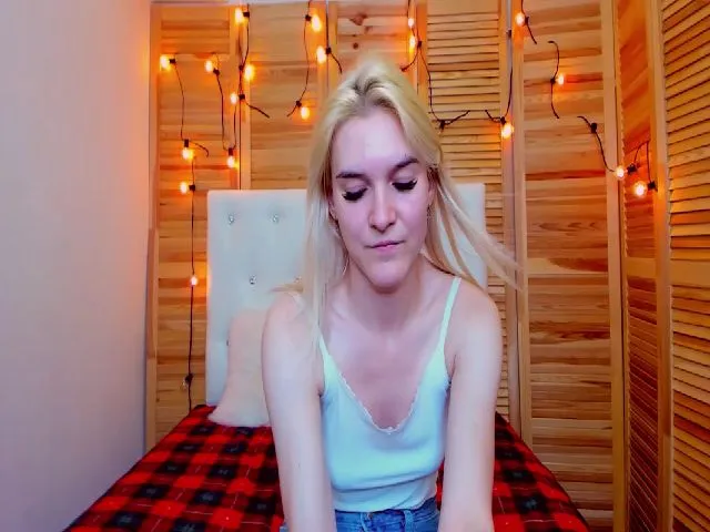 Live sex webcam photo for MarliTes #256702604