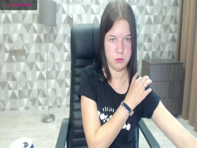 Live sex webcam photo for AnnaFols #254393599