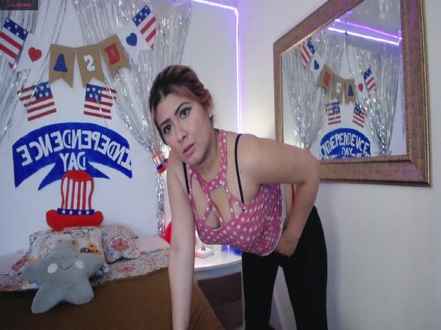 Live sex webcam photo for NicolSaenz #252515971