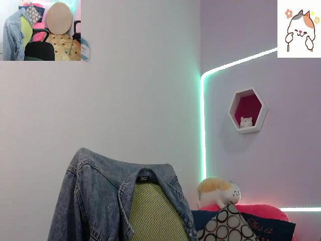 Live sex webcam photo for Cathryskyy #257382472