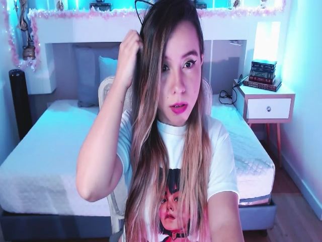 Live sex webcam photo for CiaraWatson #253340602