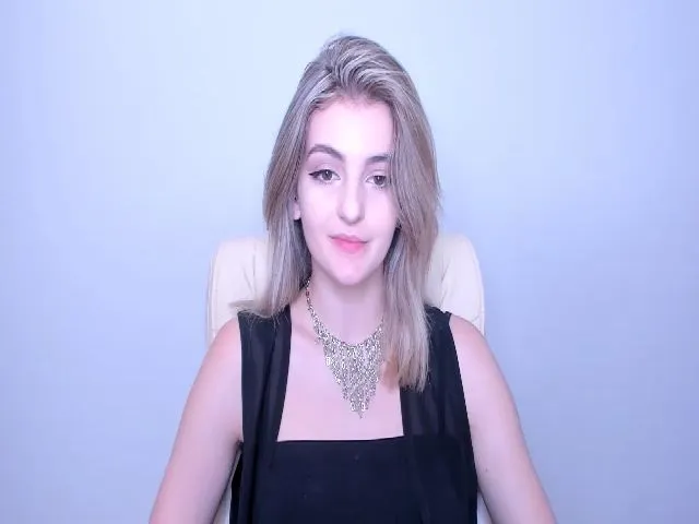 Live sex webcam photo for HelelGretta #253197872