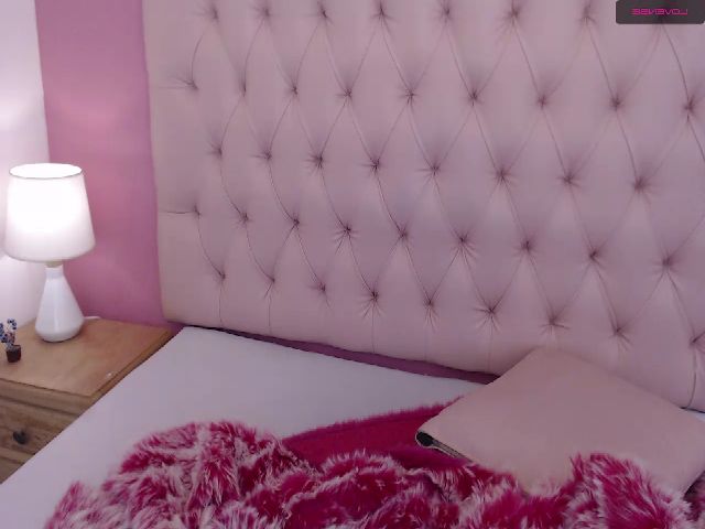 Live sex webcam photo for Keyra_R #260808805