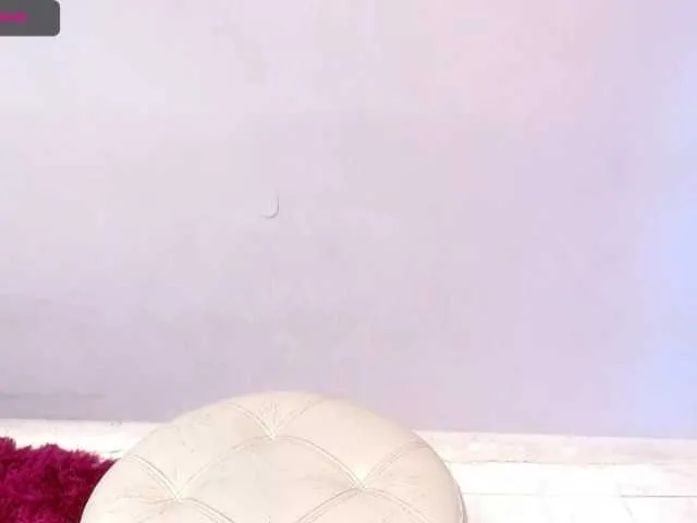 Live sex webcam photo for GigiThunderfo #242651463
