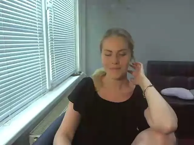 Live sex webcam photo for AnnnaLia #259311640