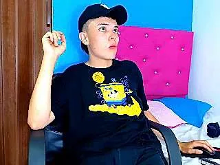 Live sex webcam photo for charlyy1010 #243817431