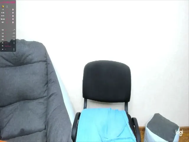 Live sex webcam photo for SarahSmiths #255776808