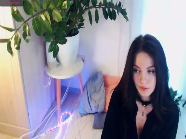 Live sex webcam photo for HarleyQX #252705701