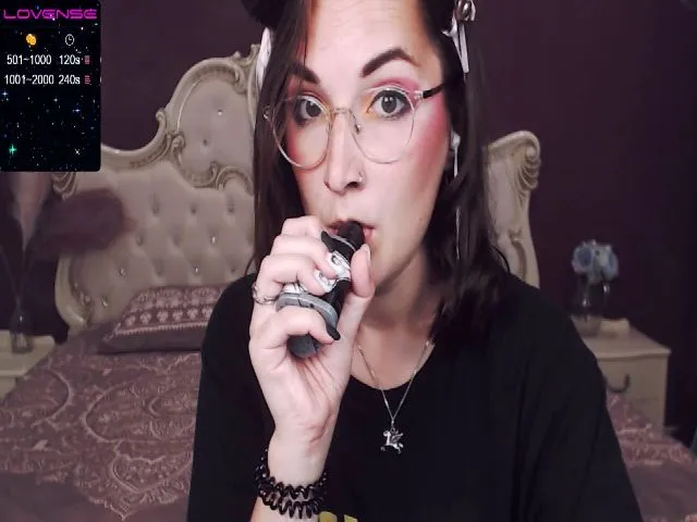Live sex webcam photo for WinonaCooper #256181529