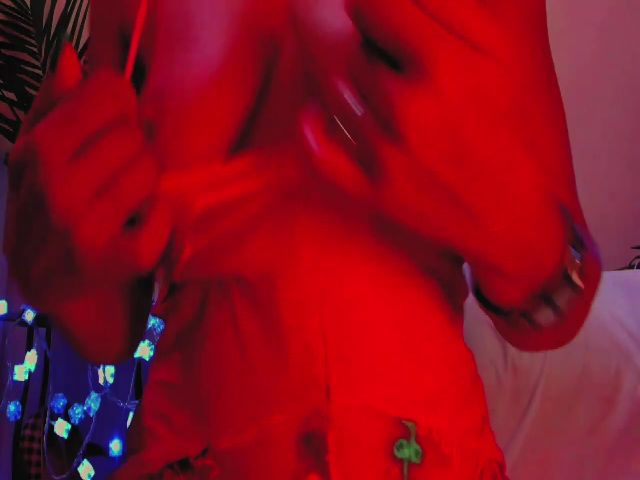 Live sex webcam photo for Angelinque #253239695