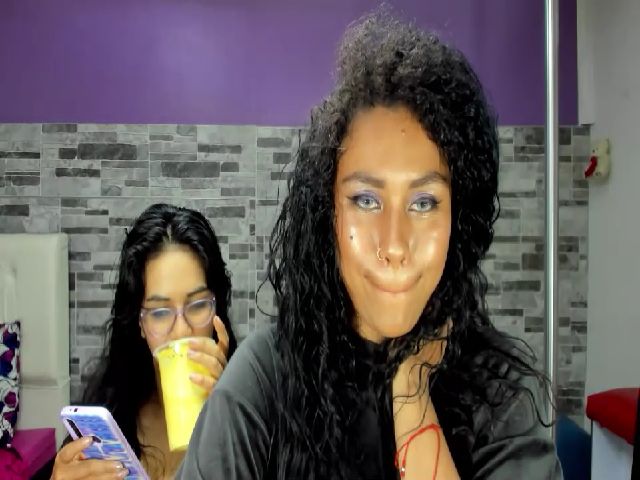 Live sex webcam photo for Titshuge_big #254273768