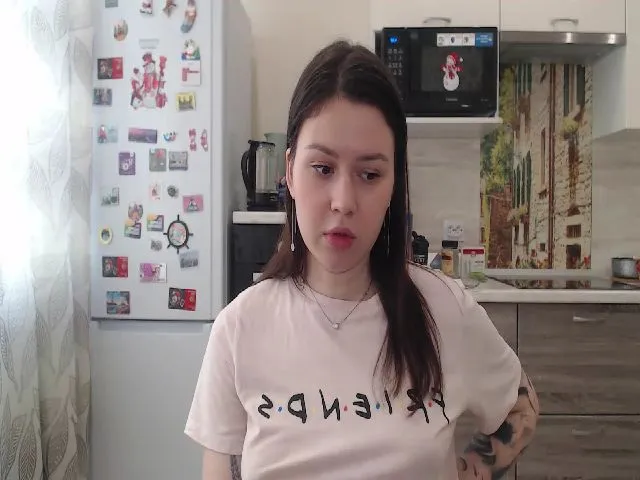 Live sex webcam photo for WonderXGirlXX #258597202