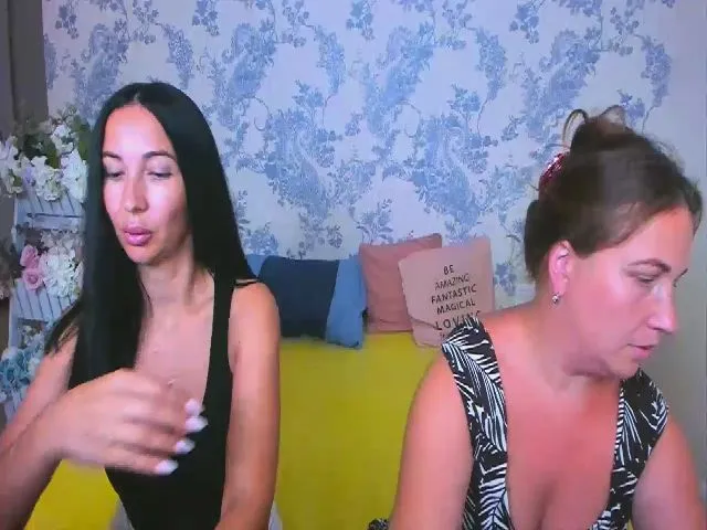 Live sex webcam photo for NikaRysa #254304678