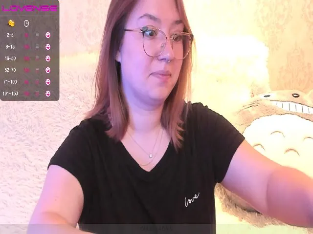 Live sex webcam photo for MoaningLisa_ #262558788