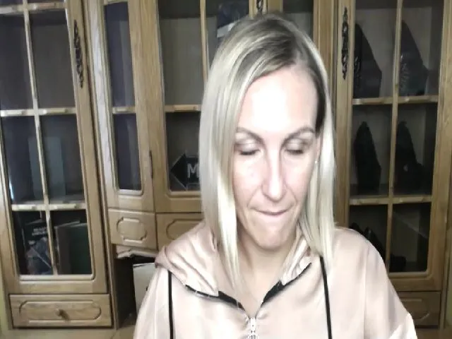 Live sex webcam photo for MiliEsiens #255863970