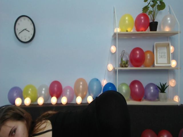 Live sex webcam photo for MollyTravis #252949143