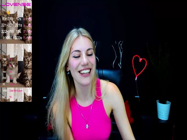 Live sex webcam photo for LiliManchest #262267511