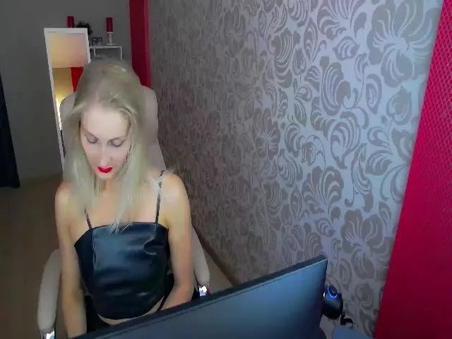 Live sex webcam photo for BlondiKatie #256812646
