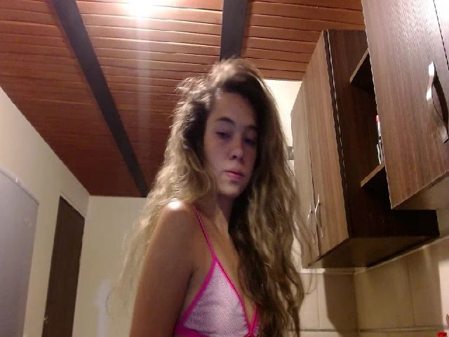 Live sex webcam photo for LaraSmiith_ #265460751