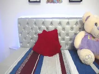 Live sex webcam photo for loli_love19 #251680700