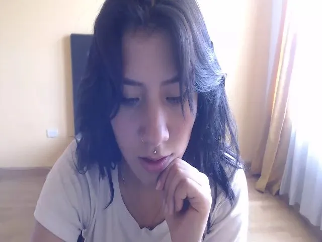 Live sex webcam photo for Emmaafox #265068528
