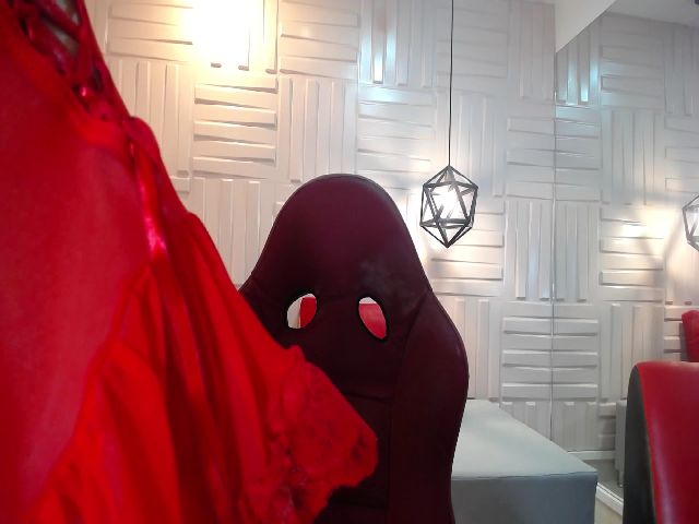Live sex webcam photo for Anaiss_10 #255118794