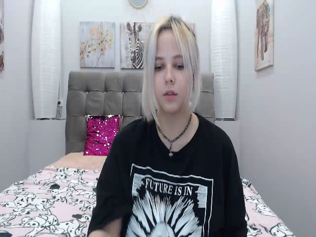 Live sex webcam photo for Helokit #253018051