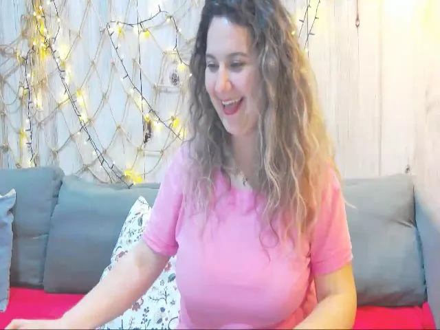 Live sex webcam photo for CurlyVibe #256623835