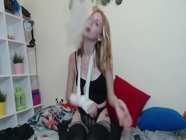 Live sex webcam photo for ImFoxx #257558176