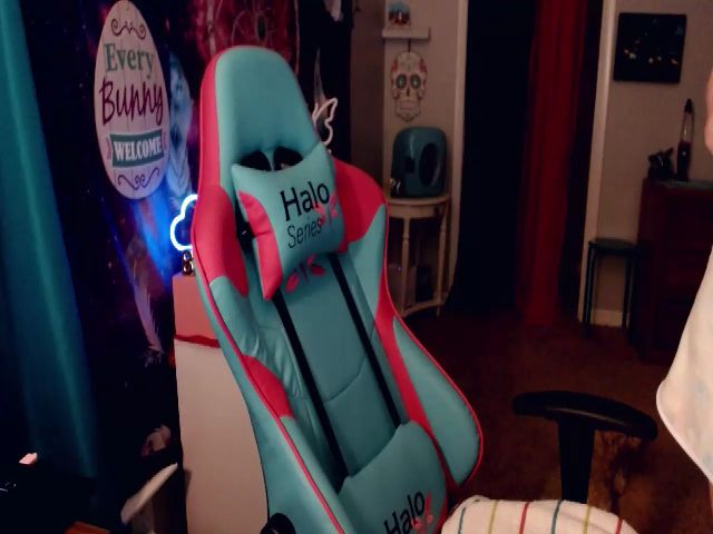 Live sex webcam photo for Lolabunny9 #253974853